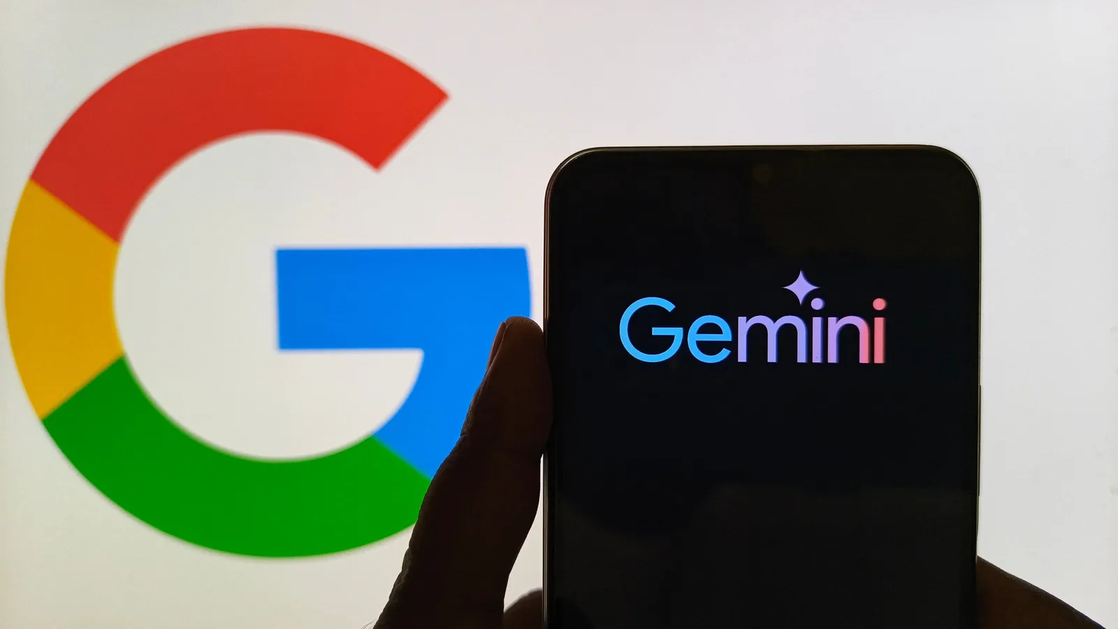 Gemini poderá fazer chamadas e permitir que o usuário assuma a conversa