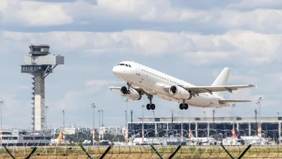 Piloto é ferido a facadas e voo da Flydubai desvia para a Arábia Saudita