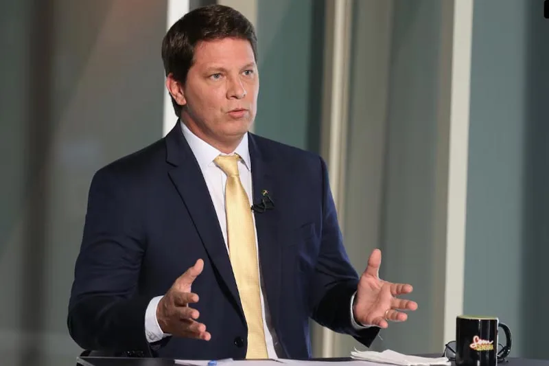 PF cumpre buscas por suspeita de desvio de emendas para filme sobre Bolsonaro