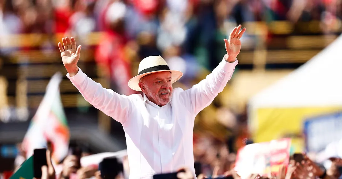Lula amplia vantagem entre mulheres e cresce entre católicos, aponta Quaest