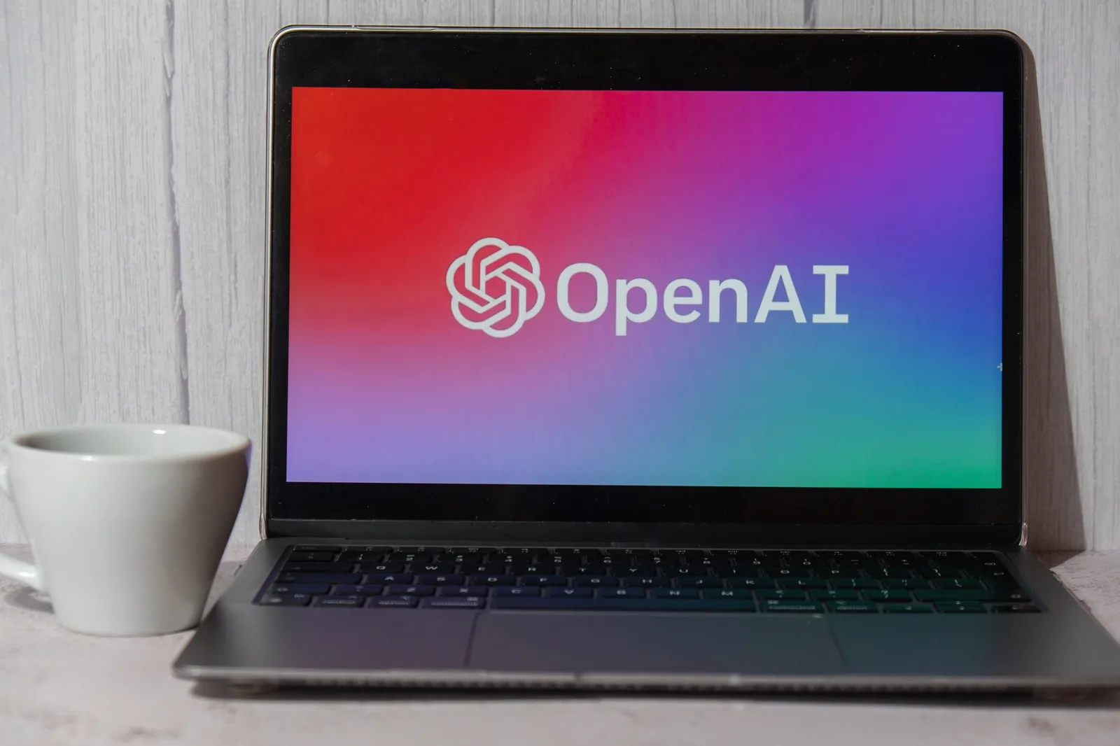 Investigação sobre Hugging Face antecede desligamento de três especialistas da OpenAI