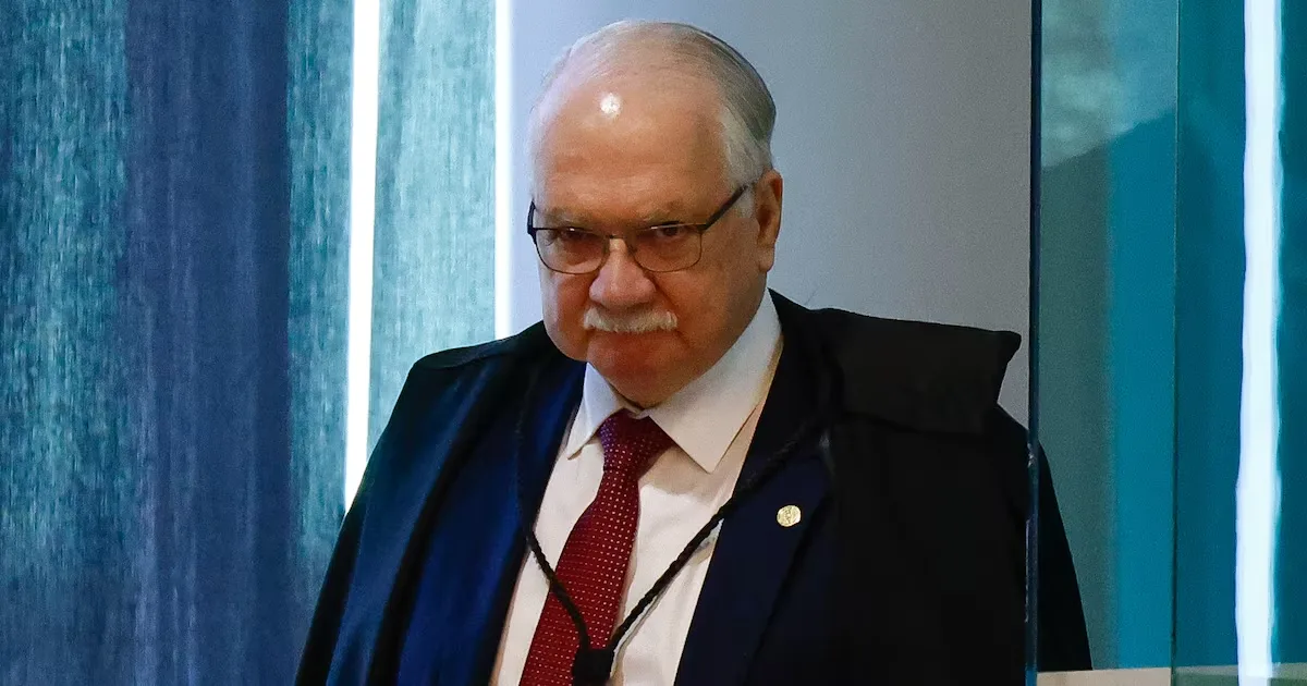 Fachin avalia assumir inquéritos sobre Banco Master e INSS no STF