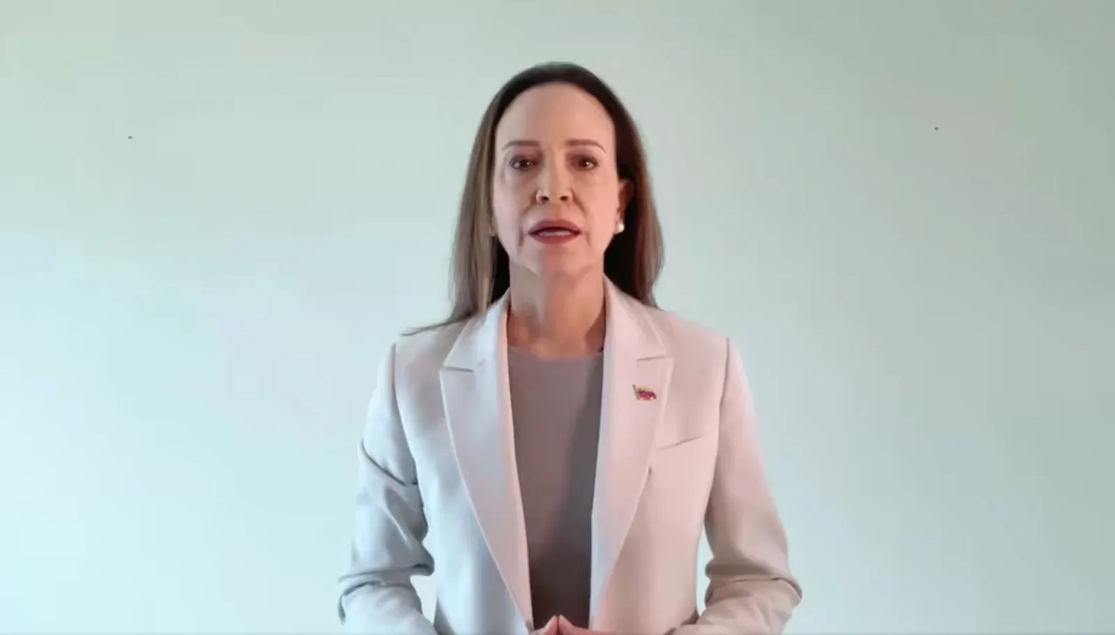 María Corina Machado é impedida de voltar à Venezuela após três novas tentativas