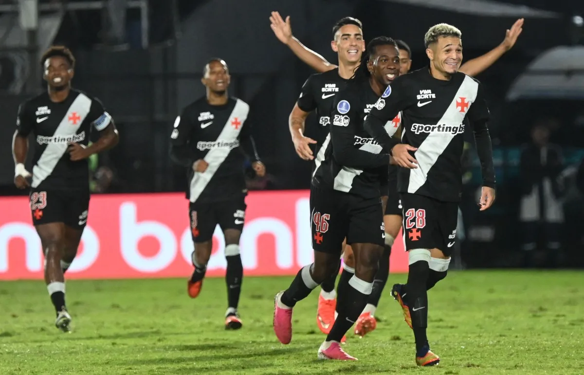 Reforços decidem virada do Vasco sobre o Grêmio em Porto Alegre