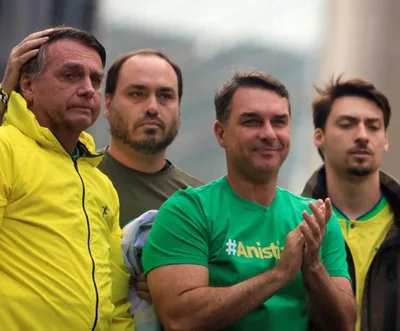 Flávio mira eleitorado religioso e promete indicar ministros contra aborto e drogas