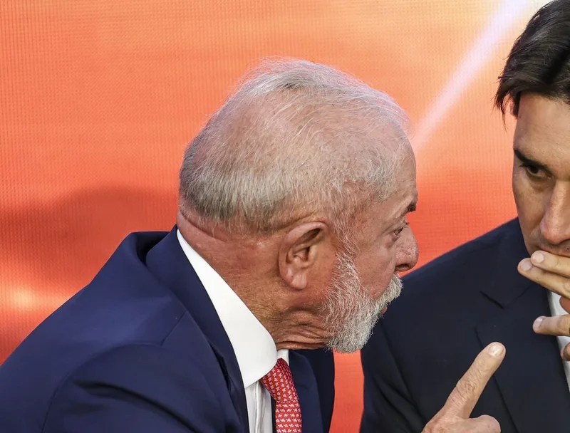 Lula e Flávio Bolsonaro lideram rejeição em pesquisa Quaest