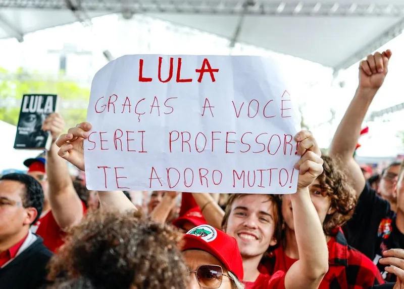 Campanha de Lula organiza ação com fandoms e reforça pauta econômica