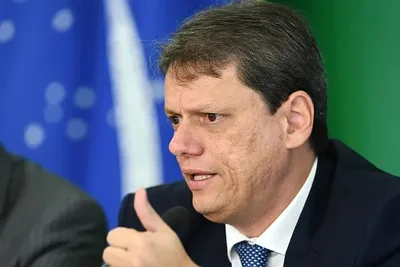Governador cobra esclarecimentos sobre Banco Master e apoia medidas de Fachin no STF