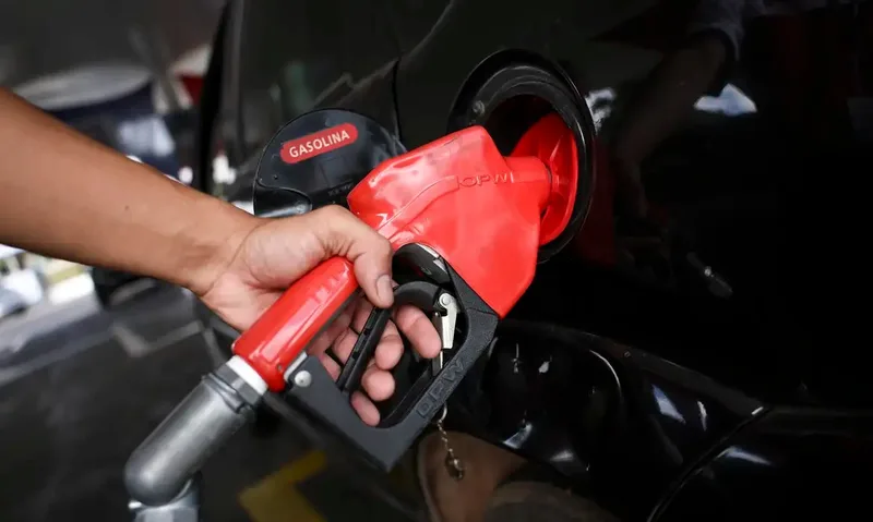 ANP soma R$ 700 milhões em penalidades contra nove distribuidoras