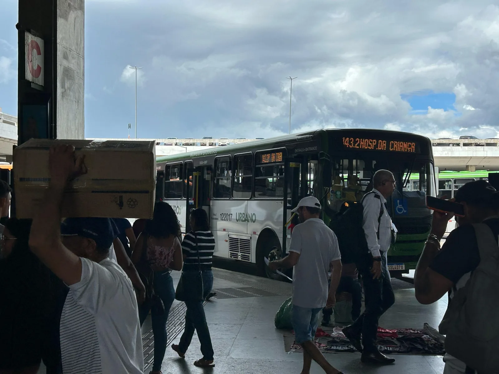 DER/DF retoma restrição em faixas exclusivas após acordo sobre greve
