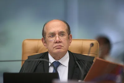 Gilmar cobra de Fux comunicação prévia em sessão sobre diretor da PF
