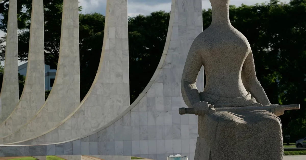 Crise de confiança no STF pode afetar a imagem institucional do Brasil