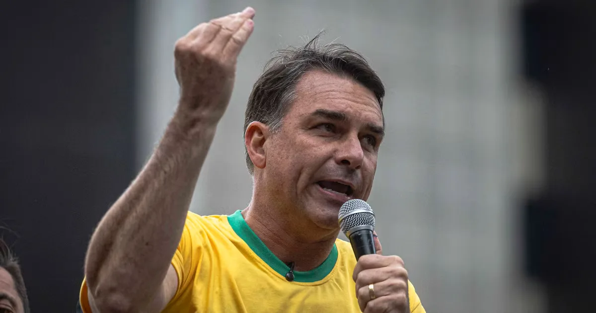 Decisão de Flávio Dino abre espaço para reação de Flávio Bolsonaro