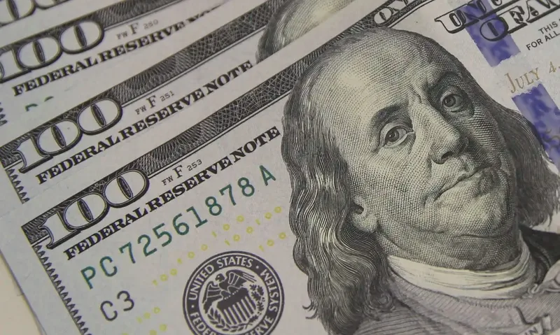 Dólar fecha a R$ 5,1308 após payroll, mas acumula queda na semana