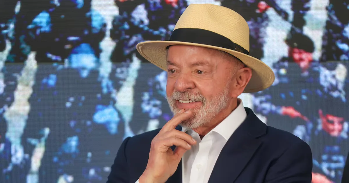 Flávio Bolsonaro amplia vantagem entre evangélicos em pesquisa; Lula recua