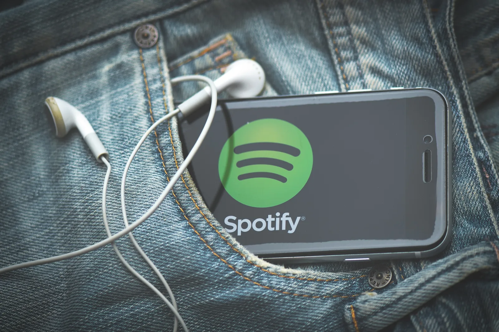 Spotify levará programa de monetização de podcasts ao Brasil em outubro