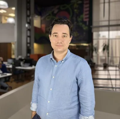 Stoque reúne softwares na marca Zeev e amplia recursos de IA para bancos