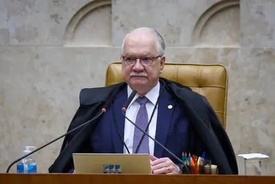Pedido de vista de Dino interrompe análise de relatório sobre Moraes no STF