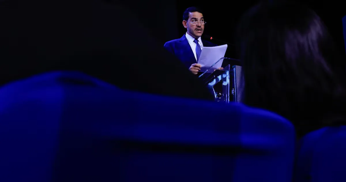 AGU considera levar ao STF recurso contra afastamento de diretor da PF
