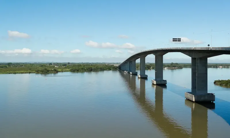 Guaíba recua após atingir 2 metros, mas alerta de inundação segue ativo