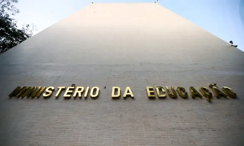 Indicadores de equidade racial avançam nas redes municipais até 2026