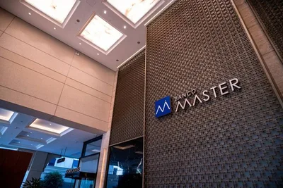 CGU aponta assinaturas posteriores em 93,3% dos consignados do Banco Master