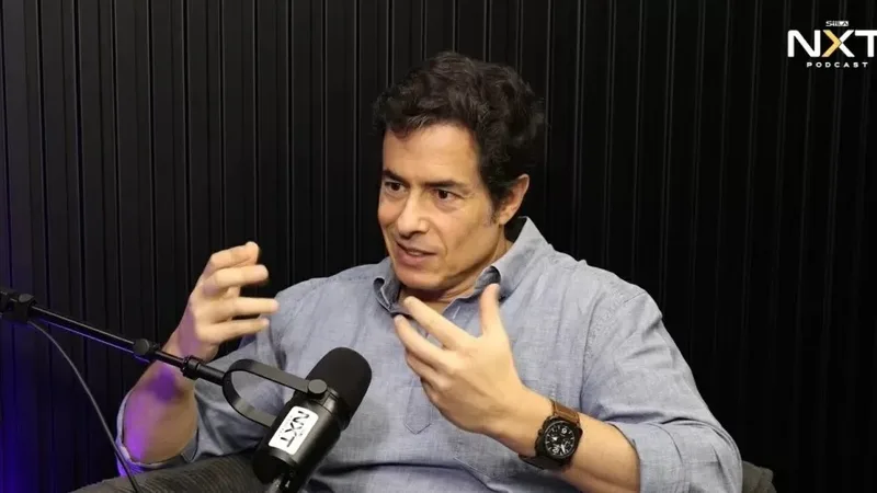Felipe Folgosi espalha afirmações falsas sobre vacinas contra a Covid-19