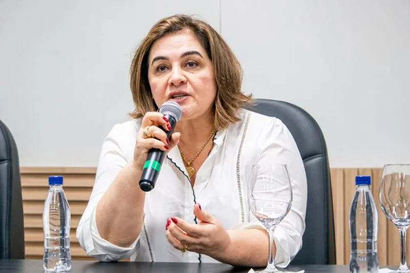 TRE-AM manda retirar vídeo de Maria do Carmo por identificação de IA