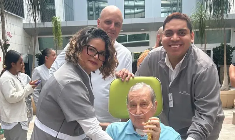 Carlos Alberto Parreira deixa hospital após 80 dias de internação