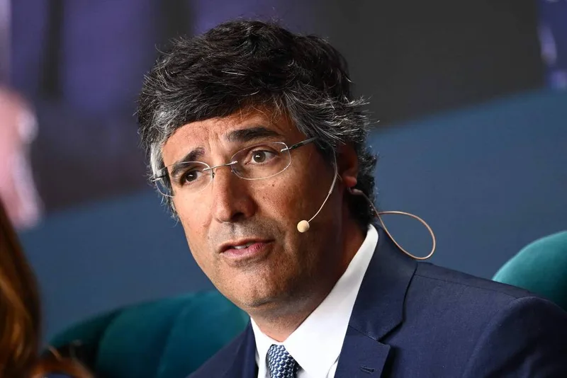 Esteves defende revisão de títulos isentos para reforçar ajuste fiscal