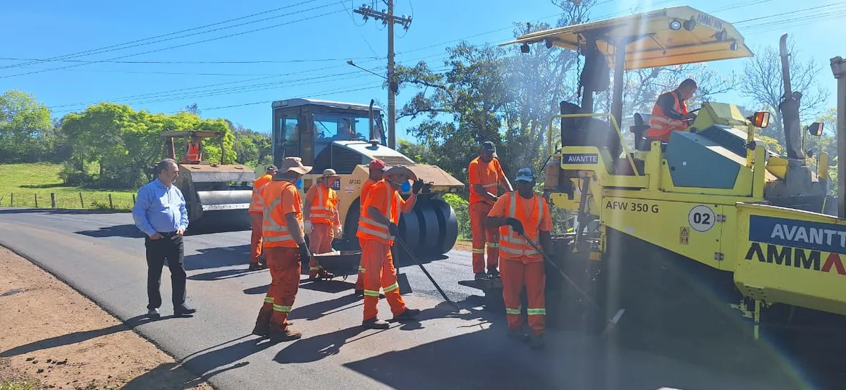 Recapeamento em estrada de Santa Cruz do Sul chega à cascalheira nesta quarta
