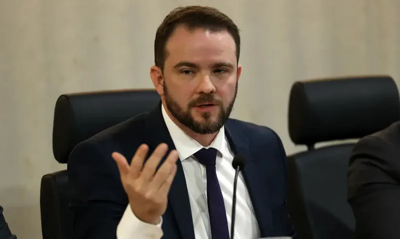 Governo ainda avalia restrições às bets, diz ministro da Fazenda