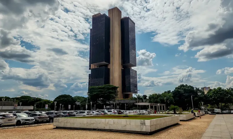 BC identifica risco de concentração em serviços de IA usados por bancos