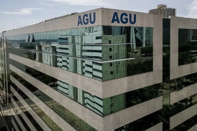 AGU contesta decisão de Mendonça e pede volta de diretores da PF