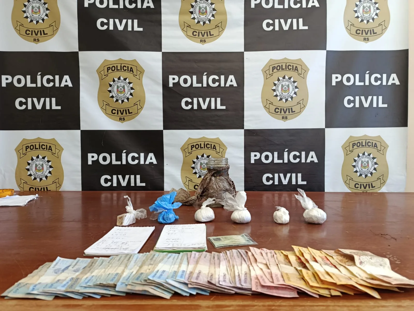 Homem é preso com cocaína e crack em propriedade rural no Sul