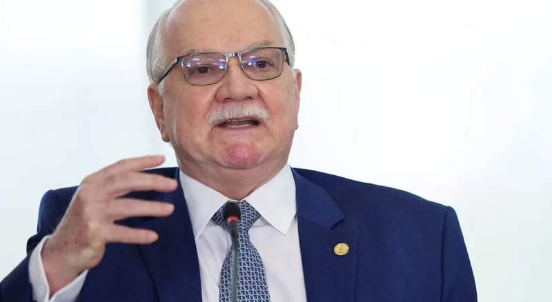 Fachin promete resposta a crise e defende mudanças no STF