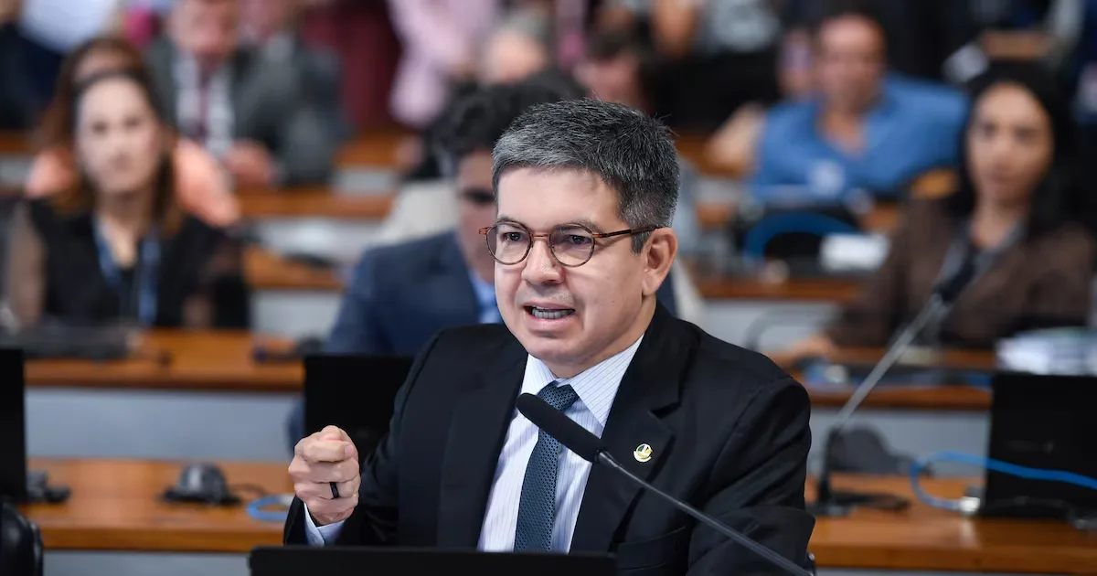 PEC no Senado prevê controle do STF e restrições para escolha de ministros