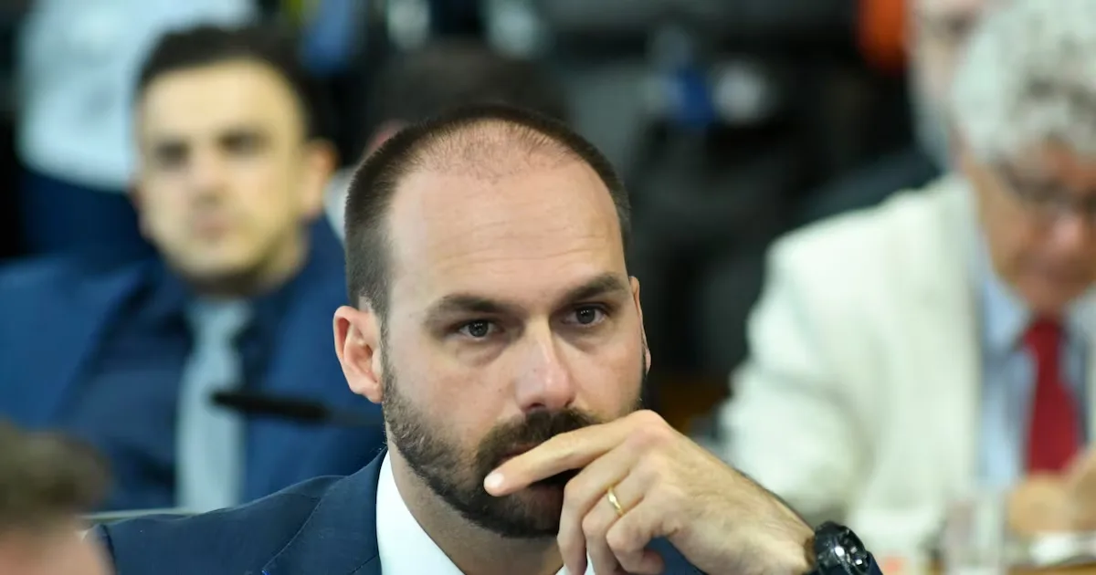 Corte volta a analisar acusação de difamação contra Eduardo Bolsonaro