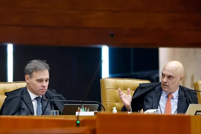 Fachin terá de definir próximos passos após choque entre Mendonça e Moraes