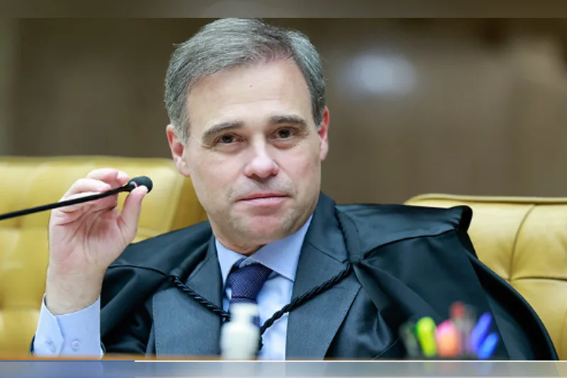 Maioria nas redes rejeitou afastamento de diretor da PF, aponta Palver