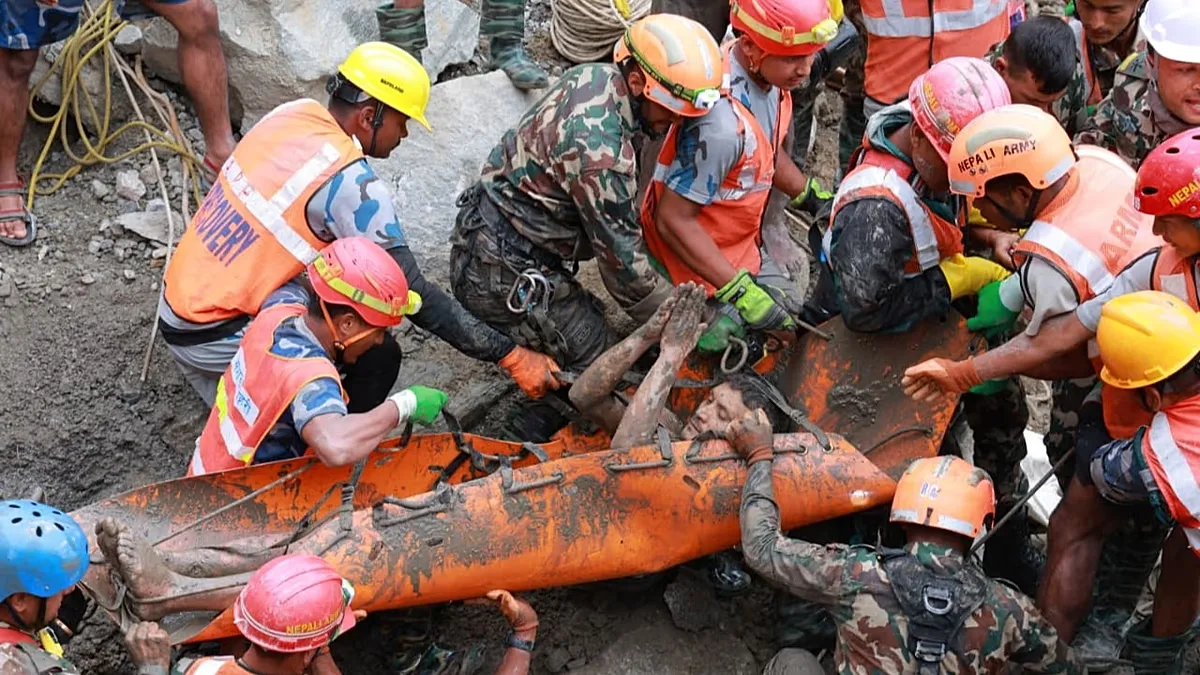 Dois homens sobrevivem nove dias presos em túnel de hidrelétrica no Nepal