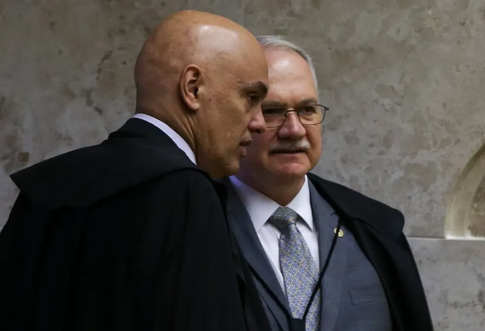 Crise institucional testa limites dos freios e contrapesos no Brasil