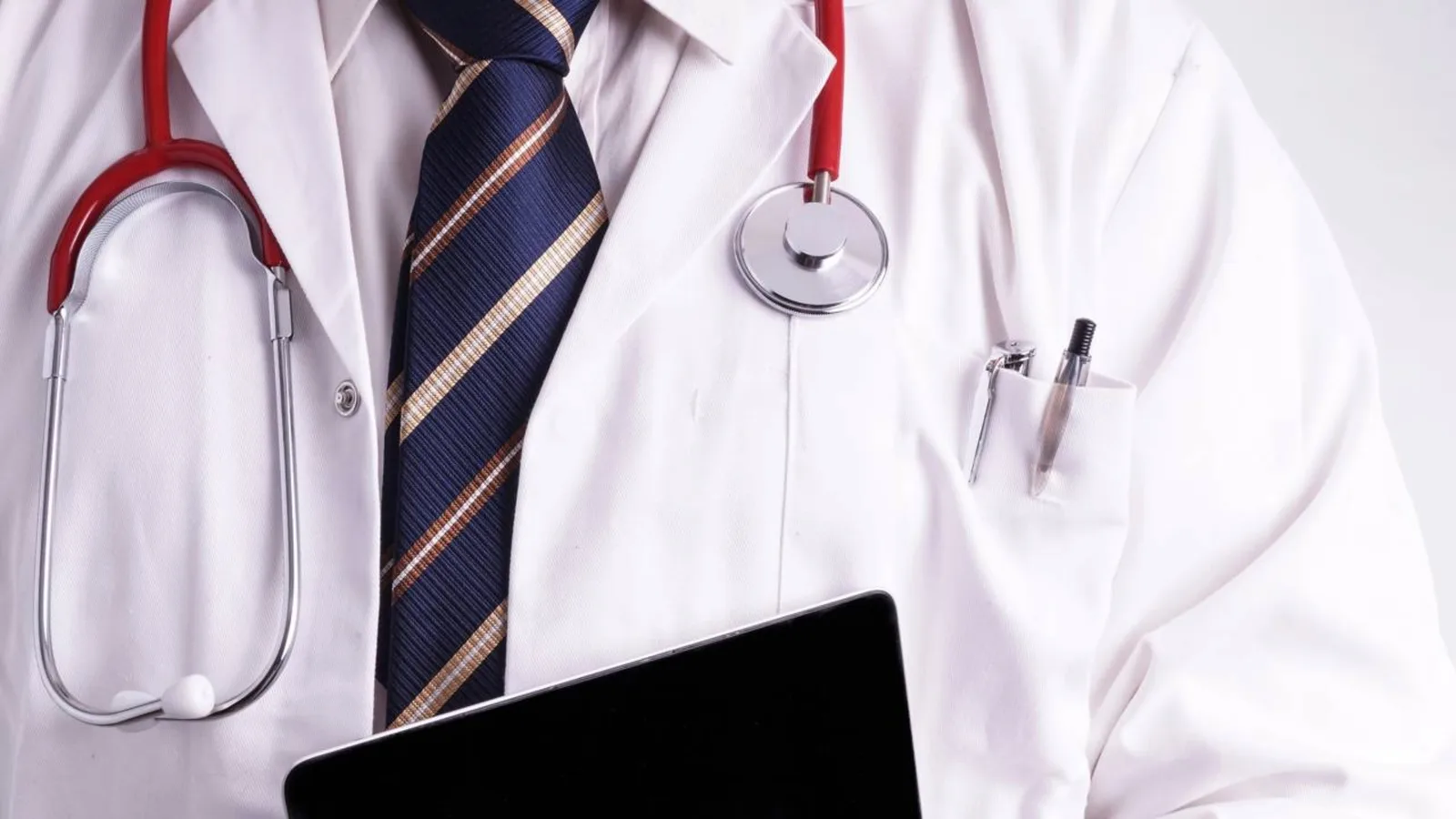 Oncologista terá de devolver 451.300 euros à ADSE após condenação