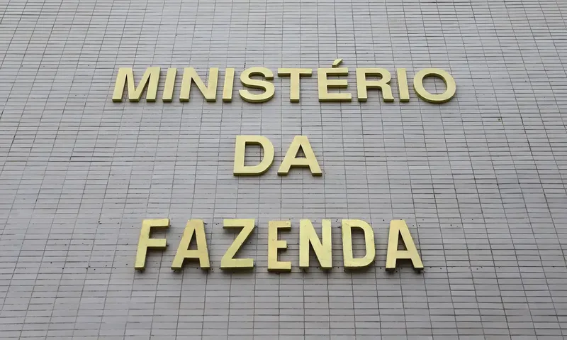 Dívida pública de 82,5% do PIB pressiona próximo governo