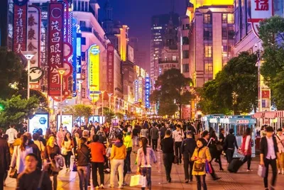 China amplia a escala da tecnologia ao corrigir produtos em público