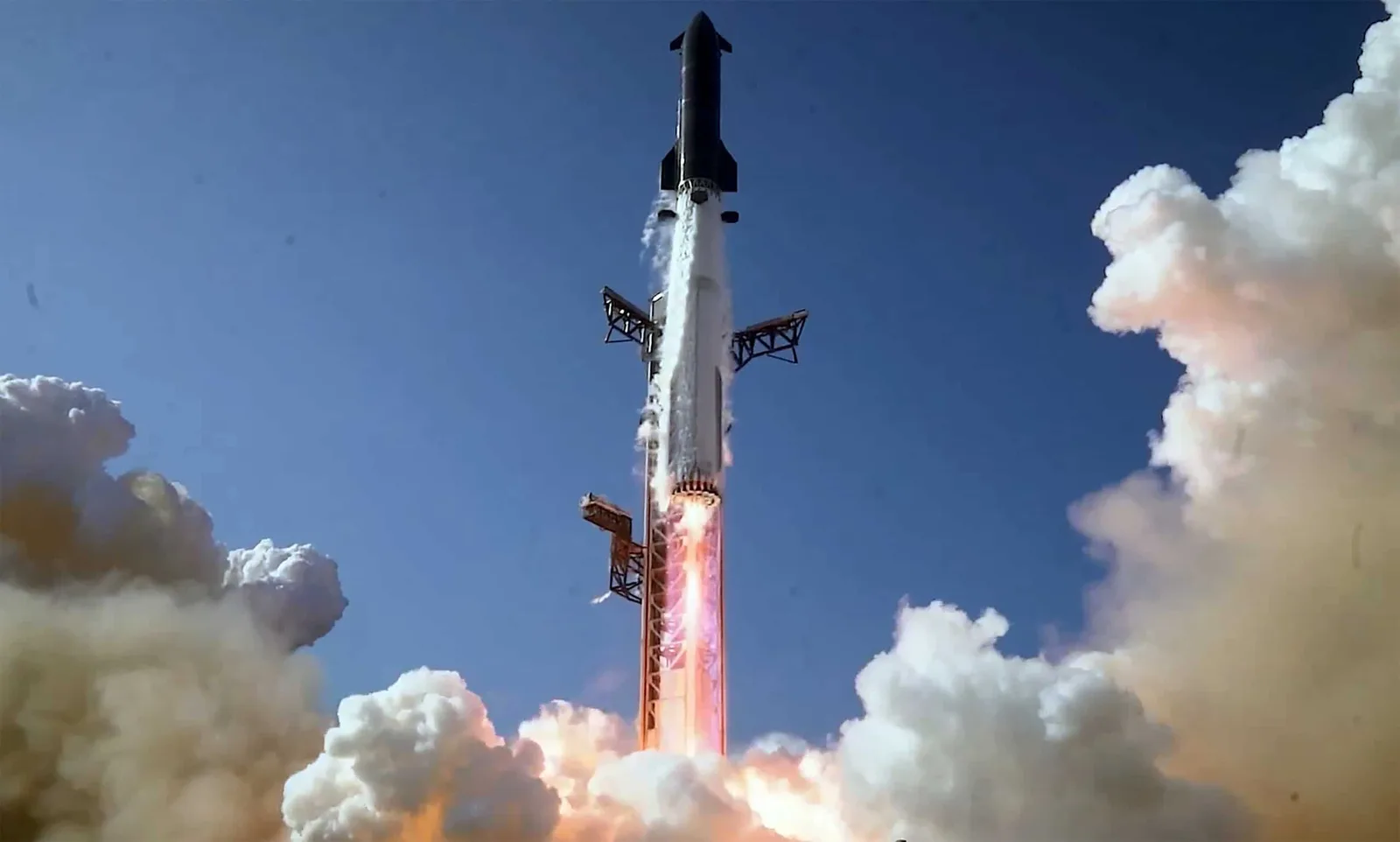 Starship fará 14º voo de teste com tentativa inédita de entrar em órbita