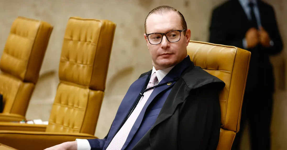 Zanin solicita dados do celular de Vorcaro antes de julgamento sobre Moraes
