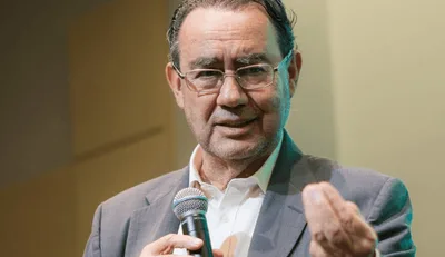 Augusto Cury propõe Estado enxuto e rejeita modelo associado a Milei