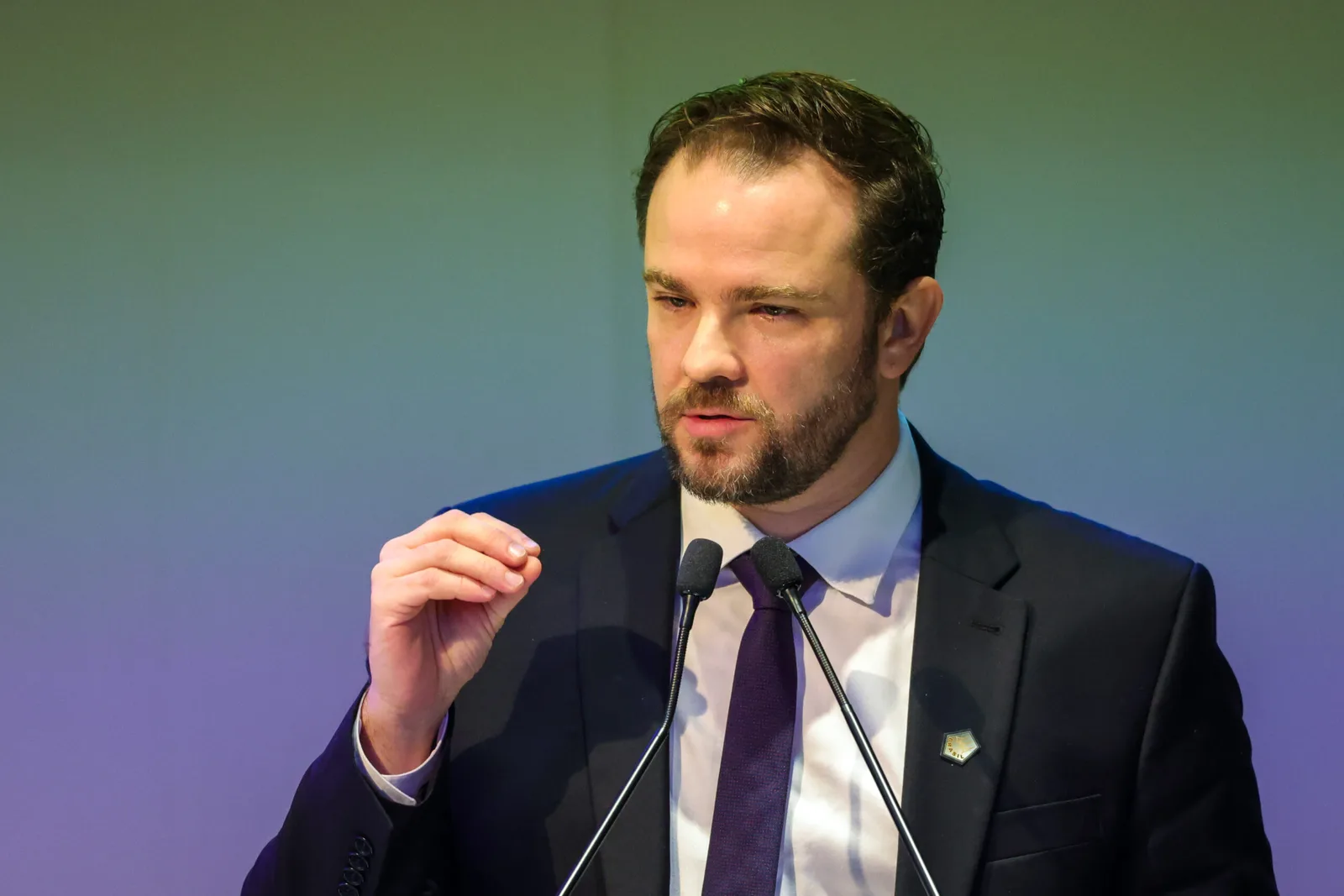 Durigan diz que arcabouço deve evoluir e mira grau de investimento para o Brasil