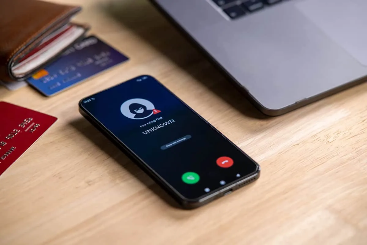Ferramenta de IA identifica falha capaz de invadir celulares sem interação